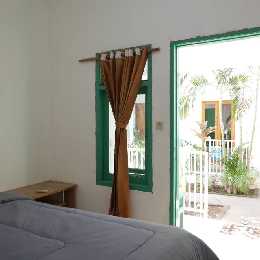 Rumah Side Apartment Gili Trawangan Exterior photo